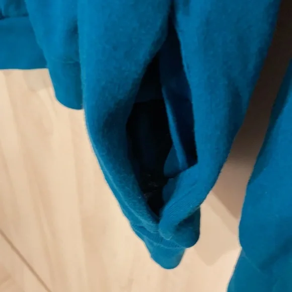 PINK Victoria’s Secret Teal Crewneck Sweatshirt - Picture 7 of 9